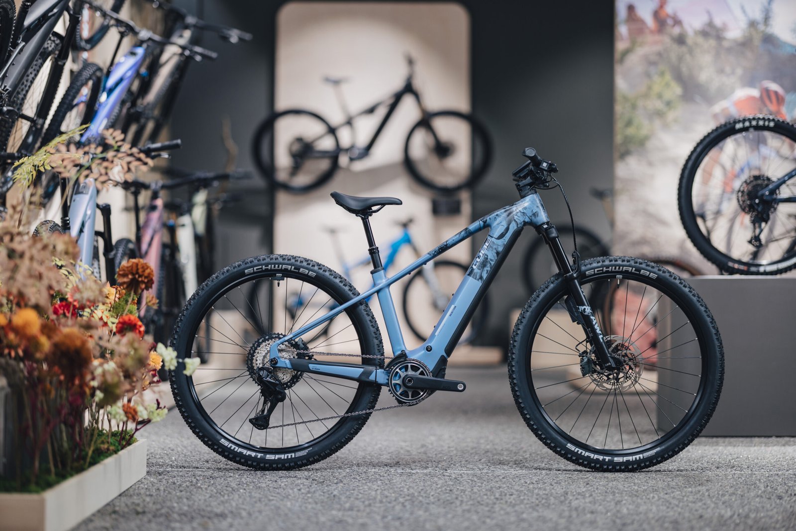 Cube Reaction Hybrid SLT